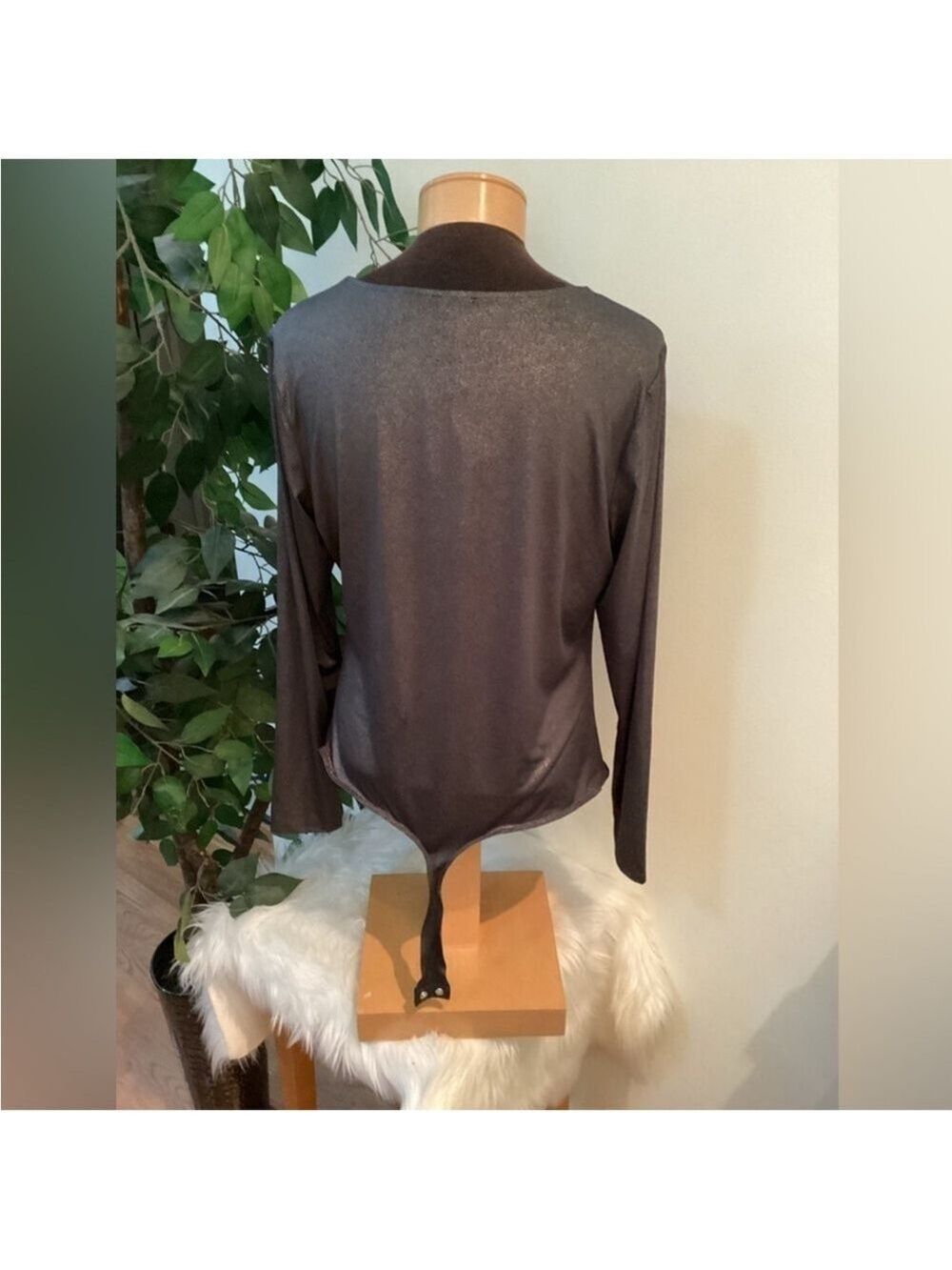 Express gray with black metallic body suit with twist front Woman’s size XL - Picture 4 of 12